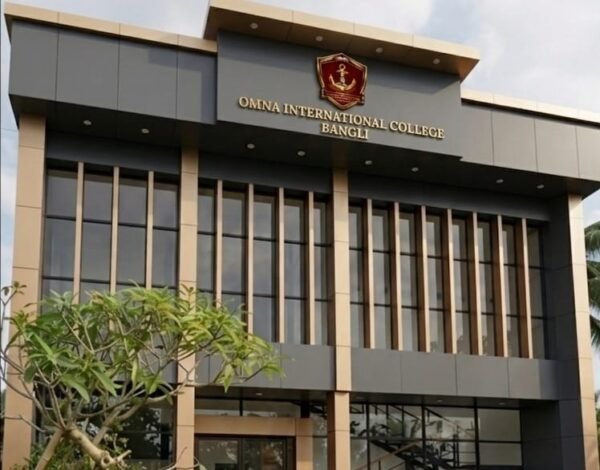 Kampus OMNA International College di Bangli